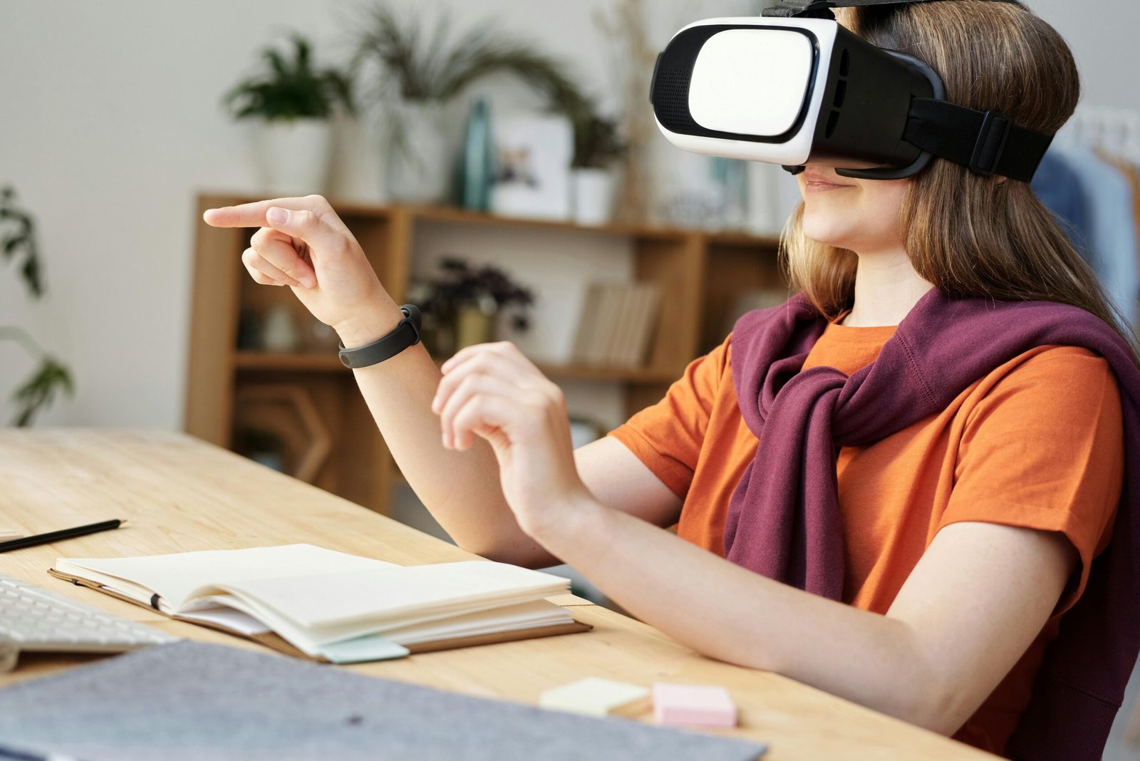 Augmented Reality (AR): How It Works and Why It Matters